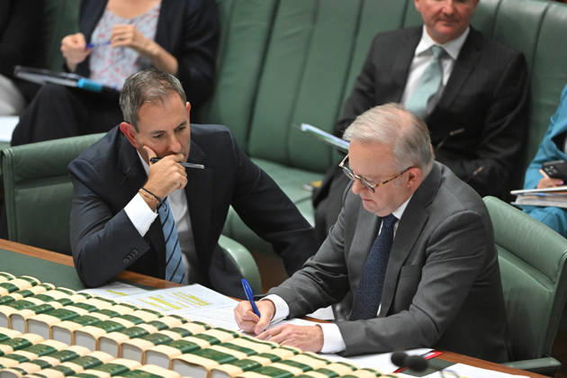 QUESTION TIME, Treasurer Jim Chalmers and Prime Minister Anthony Albanese during Question Time in the House of Representatives at Parliament House in Canberra, Thursday, March 12, 2026. ( NO ARCHIVING CANBERRA AUSTRALIAN CAPITAL TERRITORY AUSTRALIA  Copyright: xMICKxTSIKASx 20260312194207494762