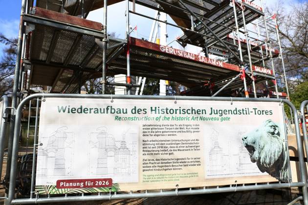 15 03 2026, xcex, GER, Hamburg, Stellingen, zoo, culture, animals, spring awakening at Hagenbeck Zoo, construction site at the historic Art Nouveau gate, entrance gate, reconstruction, landmark, symbolic image CE
