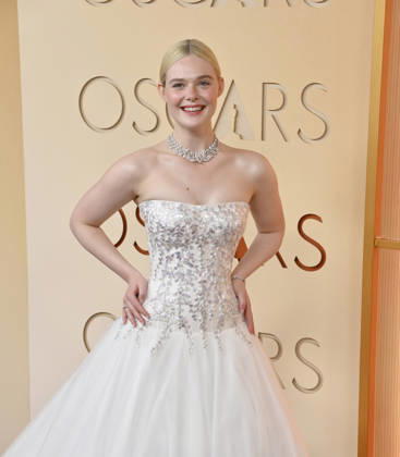 Elle Fanning arrives on the red carpet for the 98th annual Academy Awards in the Hollywood section of Los Angeles on Sunday, March 15, 2026. Conan O Brien will host the Oscars for the second consecutive year.  LAP20260315184 JIMxRUYMEN