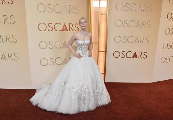 Elle Fanning arrives on the red carpet for the 98th annual Academy Awards in the Hollywood section of Los Angeles on Sunday, March 15, 2026. Conan O Brien will host the Oscars for the second consecutive year.  LAP20260315186 JIMxRUYMEN