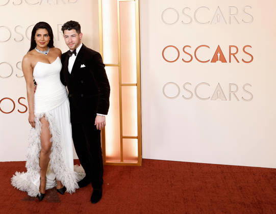 (L-R) Priyanka Chopra and Nick Jonas attend the 98th Oscars on the red carpet for the 98th annual Academy Awards in the Hollywood section of Los Angeles on Sunday, March 15, 2026. Conan O Brien will host the Oscars for the second consecutive year.  LAP20260315643 JOHNxANGELILLO