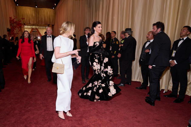 98th Oscars, Academy Awards Anne Hathaway arrives on the red carpet of the 98th Oscars at the Dolby Theatre at Ovation Hollywood on Sunday, March 15, 2026., Credit:Mark Von Holden The Academy Avalon United States of America, CA, Hollywood, Dolby Theater Copyright: xMarkxVonxHoldenx xThexAcademyx xAvalonx 1083340549