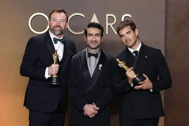 March 15, 2026, Hollywood, California, USA: (L-R) Jack Piatt, Kumail Nanjiani and Sam A. Davis in the press room of the 98th Annual Academy Awards on Sunday March 15, 2026 at the Dolby Theater in Hollywood, California. BURT HARRIS BNS PI Hollywood USA  - ZUMAp124 20260315_zaa_p124_267 Copyright: xBurtxHarrisx