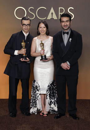 March 15, 2026, Hollywood, California, USA: (L-R) Alexandre Singh, Kumail Nanjiani and Natalie Musteata in the press room of the 98th Annual Academy Awards on Sunday March 15, 2026 at the Dolby Theater in Hollywood, California. BURT HARRIS BNS PI Hollywood USA - ZUMAp124 20260315_zaa_p124_281 Copyright: xBurtxHarrisx