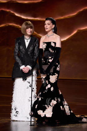 98th Oscars, Academy Awards Dame Anna Wintour and Anne Hathaway present the Oscar for Costume Design during the 98th Oscars at the Dolby Theatre at Ovation Hollywood on Sunday, March 15, 2026., Credit:LCY Avalon United States of America, CA, Hollywood, Dolby Theater  Copyright: xLCYx xAvalonx 1083372207