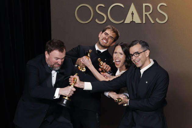March 15, 2026, Hollywood, California, USA: (L-R) Jack Piatt, Sam A. Davis, Natalie Musteata and Alexandre Singh in the press room of the 98th Annual Academy Awards on Sunday March 15, 2026 at the Dolby Theater in Hollywood, California. BURT HARRIS BNS PI Hollywood USA  - ZUMAp124 20260315_zaa_p124_291 Copyright: xBurtxHarrisx