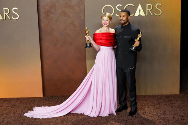 Best Actress in a Leading Role Oscar winner Jessie Buckley of Hamnet celebrates in the press photo room with Best Actor in a Leading Role winner Michael B. Jordan of Sinners during the 98th annual Academy Awards in the Hollywood section of Los Angeles on Sunday, March 15, 2026.  LAP2026031541134 BONNIExCASH
