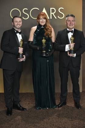 Mike Hill, Cliona Furey, Jordan Samuel in the press room for The 98th Academy Awards - Press Room, Dolby Theatre at Ovation Hollywood, Los Angeles, CA, March 15, 2026. Photo By: Elizabeth Goodenough Everett Collection The 98th Academy Awards - Press Room PUBLICATIONXNOTxINxCANxCHNxFRAxITAxJPNxNORxPOLxRUSxESPxUKxUSA