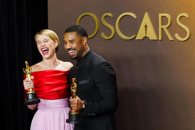 Best Actress in a Leading Role Oscar winner Jessie Buckley of Hamnet celebrates in the press photo room with Best Actor in a Leading Role winner Michael B. Jordan of Sinners during the 98th annual Academy Awards in the Hollywood section of Los Angeles on Sunday, March 15, 2026.  LAP2026031543214 BONNIExCASH
