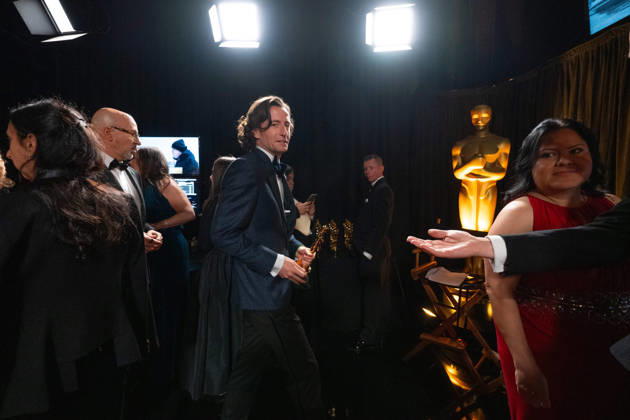 Conall Jones and Gloria Cazares pose backstage with the OscarÂ® for Documentary Short Film during the 98th OscarsÂ® at the DolbyÂ® Theatre at Ovation Hollywood on Sunday, March 15, 2026. Los Angeles CA USA  350081330PLX