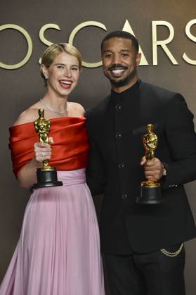 Jessie Buckley, Michael B. Jordan in the press room for The 98th Academy Awards - Press Room, Dolby Theatre at Ovation Hollywood, Los Angeles, CA, March 15, 2026. Photo By: Elizabeth Goodenough Everett Collection The 98th Academy Awards - Press Room PUBLICATIONXNOTxINxCANxCHNxFRAxITAxJPNxNORxPOLxRUSxESPxUKxUSA