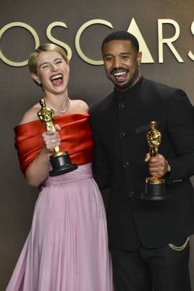 Jessie Buckley, Michael B. Jordan in the press room for The 98th Academy Awards - Press Room, Dolby Theatre at Ovation Hollywood, Los Angeles, CA, March 15, 2026. Photo By: Elizabeth Goodenough Everett Collection The 98th Academy Awards - Press Room PUBLICATIONXNOTxINxCANxCHNxFRAxITAxJPNxNORxPOLxRUSxESPxUKxUSA