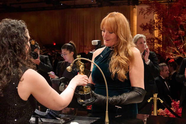 98th Oscars, Academy Awards Cliona Furey has their Oscar engraved at the Governors Ball following the 98th Oscars at the Dolby Theatre at Ovation Hollywood in Los Angeles, CA, on Sunday, March 15, 2026., Credit:Phil McCarten The Academy Avalon United States of America, CA, Hollywood, Dolby Theater  Copyright: xPhilxMcCartenx xThexAcademyx xAvalonx 1083396268