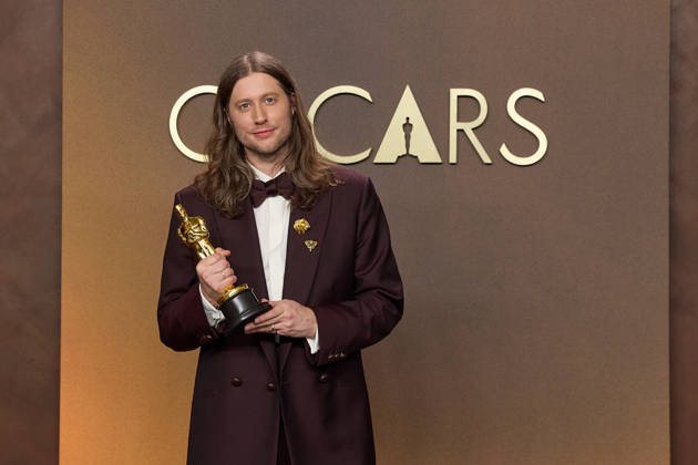 98th Oscars, Academy Awards Ludwig Goransson poses backstage with the Oscar for Original Score during the 98th Oscars at Dolby Theatre at Ovation Hollywood on Sunday, March 15, 2026., Credit:Etienne Laurent The Academy Avalon United States of America, CA, Hollywood, Dolby Theater  Copyright: xEtiennexLaurentx xThexAcademyx xAvalonx 1083397553