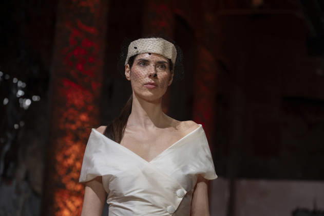 Telier Couture Fashion Week Madrid in Spain - 17 Mar 2026 A model walks the runway wearing a design by atelier couture during Fashion Week de Madrid in Fabric de Tapices. Madrid Spain Copyright: xAtilanoxGarciax xSOPAxImagesx photos08840