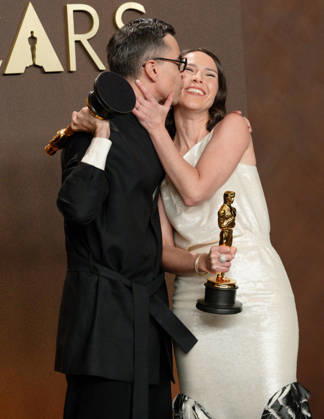 March 15, 2026, Hollywood, California, USA: (L-R) ALEXANDRE SINGH and NATALIE MUSTEATA, winners of the Best Live Action Short Film Award for â€oeTwo People Exchanging Saliva†in the Press Room during the 98th Academy Awards, presented by the Academy of Motion Picture Arts and Sciences (AMPAS), at the Dolby Theatre in Hollywood. Hollywood USA - ZUMAb173 20260315_aap_b173_331 Copyright: xBillyxBennightx