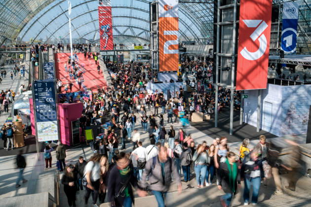 The Leipzig Book Fair opened its doors to visitors on 19 March 2026 A total of 2,044 publishers and media companies from 54 countries are taking part in the spring industry get-together until Sunday This years focus is on literature from the Danube region Almost 30 events are planned under the motto Danube Under Curr Copyright: epd-bild JensxSchulze epd-Buchmesse_Leipzig9-kopieren