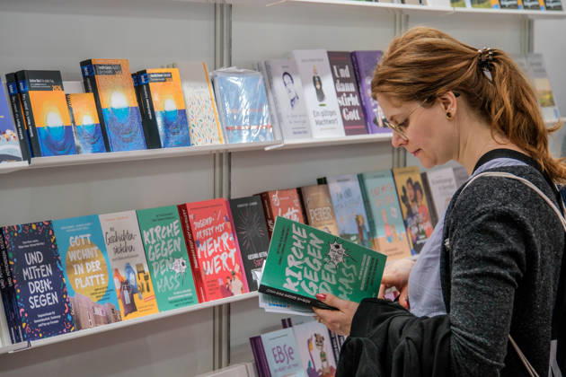 The Leipzig Book Fair opened its doors to visitors on 19 March 2026 Photo of Christian publishers stand A total of 2,044 publishers and media companies from 54 countries are taking part in the spring industry get-together until Sunday This years focus is on literature from the Danub Copyright: epd-bild JensxSchulze FUHA1351