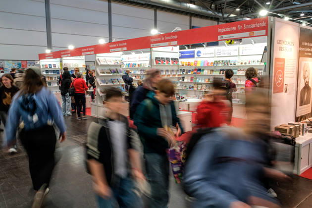 The Leipzig Book Fair opened its doors to visitors on 19 March 2026 Photo of Christian publishers stand A total of 2,044 publishers and media companies from 54 countries are taking part in the spring industry get-together until Sunday This years focus is on literature from the Danub Copyright: epd-bild JensxSchulze FUHA1381