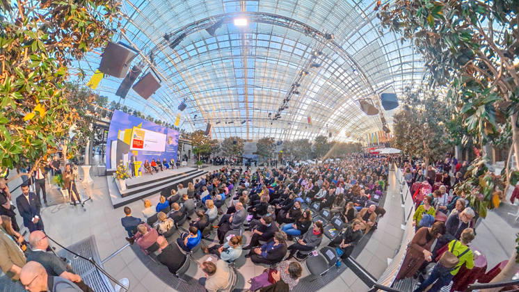 First day of the Leipzig Book Fair 2026 in Leipzig Visitors stream through the halls, find out about new publ