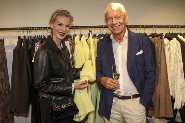 abb Grit Weiss and Jo Groebel media expert as guests at the Riani Store Opening on Thursday 19 03 2026 in Hamburg Hamburg Germany