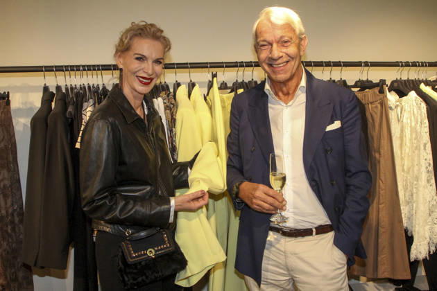 abb Grit Weiss and Jo Groebel media expert as guests at the Riani Store Opening on Thursday 19 03 2026 in Hamburg Hamburg Germany