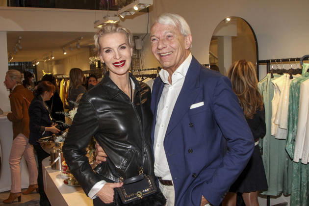 abb Grit Weiss and Jo Groebel media expert as guests at the Riani Store Opening on Thursday 19 03 2026 in Hamburg Hamburg Germany