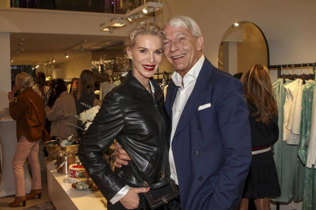 abb Grit Weiss and Jo Groebel media expert as guests at the Riani Store Opening on Thursday 19 03 2026 in Hamburg Hamburg Germany