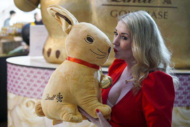 cntv Sandra Quadflieg as guest at the Lind Goldhasen Easter Charity and celebration 20 years Europa Passage Thursday 19 03 2026 in Hamburg Hamburg Germany