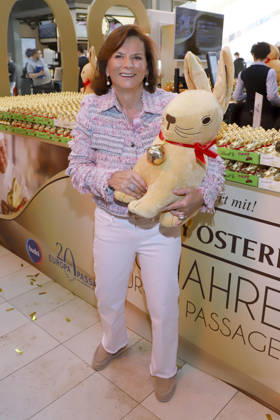 abb Claudia Obert as guest at the Lind Goldhasen Easter Charity and celebration 20 years Europa Passage Thursday 19 03 2026 in Hamburg Hamburg Germany