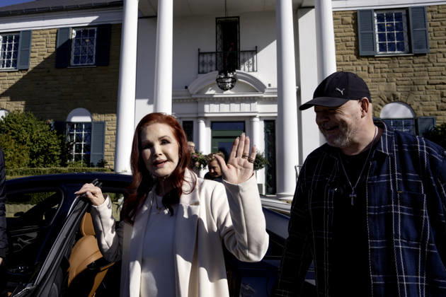 DENMARK Priscilla Presley visits Memphis Mansion in Randers Priscilla Presley is welcomed by Henrik Knudsen, who runs Memphis Mansion, during her visit to the Elvis museum Memphis Mansion in Randers on Friday, March 20, 2026 Priscilla Presley, who was married to Elvis Presley, is giving three lectures in Denmark The first is on Saturday Photo  Copyright: BoxAmrstrupx xRitzauxScanpix BoxAmstrupx spdk20260320-154311-L