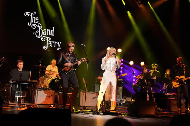 NASHVILLE, TENNESSEE - March 20: Johnny Costello and Kimberly Perry of The Band Perry performs at the Big Machine Label Group lunch and performance during CRS 2026 at Omni Nashville Hotel on March 20, 2026 in Nashville, Tennessee. Credit: AdMedia. USA - ZUMAa123 20260320_zaa_a123_288 Copyright: xMickeyxBernalx