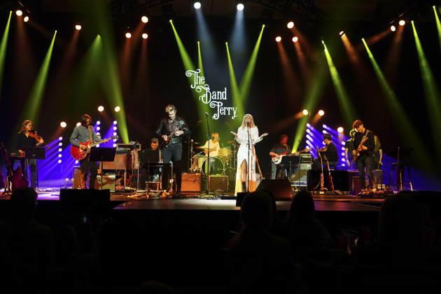 NASHVILLE, TENNESSEE - March 20: Kimberly Perry of The Band Perry performs at the Big Machine Label Group lunch and performance during CRS 2026 at Omni Nashville Hotel on March 20, 2026 in Nashville, Tennessee. Credit: AdMedia. USA - ZUMAa123 20260321_zaa_a123_006 Copyright: xMickeyxBernalx