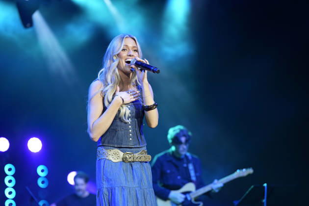 NASHVILLE, TENNESSEE -MARCH 20: MacKenzie Carpenter performs at the Big Machine Label Group lunch and performance during CRS 2026 at Omni Nashville Hotel on March 20, 2026 in Nashville, Tennessee. Credit: AdMedia. USA - ZUMAa123 20260320_zaa_a123_294 Copyright: xMickeyxBernalx