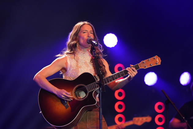 NASHVILLE, TENNESSEE -MARCH 20: Caroline Jones performs at the Big Machine Label Group lunch and performance during CRS 2026 at Omni Nashville Hotel on March 20, 2026 in Nashville, Tennessee. Credit: AdMedia. USA - ZUMAa123 20260320_zaa_a123_313 Copyright: xMickeyxBernalx