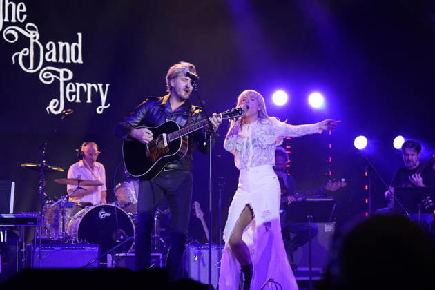 NASHVILLE, TENNESSEE - March 20: Johnny Costello and Kimberly Perry of The Band Perry performs at the Big Machine Label Group lunch and performance during CRS 2026 at Omni Nashville Hotel on March 20, 2026 in Nashville, Tennessee. Credit: AdMedia. USA - ZUMAa123 20260320_zaa_a123_332 Copyright: xMickeyxBernalx