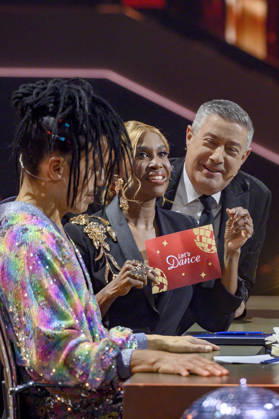 Jorge Gonzalez, Motsi Mabuse and Joachim Llambi in the third live show of season 19 of the RTL dance show Let s Dance at the MMC Coloneum Cologne, 20 03 2026 Foto:xW.xRanderathx xFuturexImagex lets_dance2003_6455