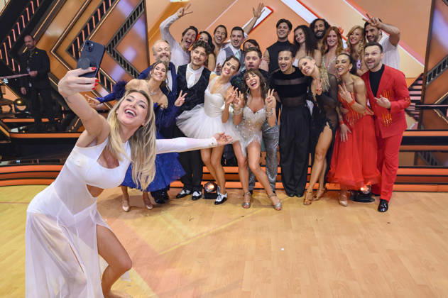 Anna Carina Woitschack, Mariia Maksina, Ross Antony, Evgeny Vinokurov, Willi Banner, Malika Dzumaev, Patricija Ionel, Joel Mattli, Zsolt Sandor Cseke, Anastasia Maruster, Bianca Heinicke, Gustav Schäfer, Alexandru Ionel, Betty Taube, Milano, Massimo Sinato, Marta Arndt, Esther Schwe Foto:xW.xRanderathx xFuturexImagex lets_dance2003_6520