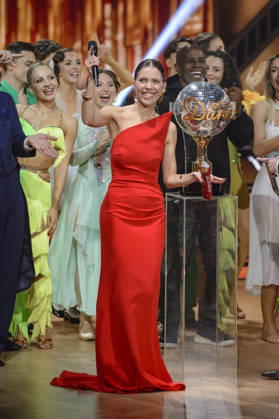 Victoria Swarovski in the third live show of the 19th season of the RTL dance show Let s Dance at the MMC Coloneum Cologne, 20 03 2026 Foto:xW.xRanderathx xFuturexImagex lets_dance2003_6555