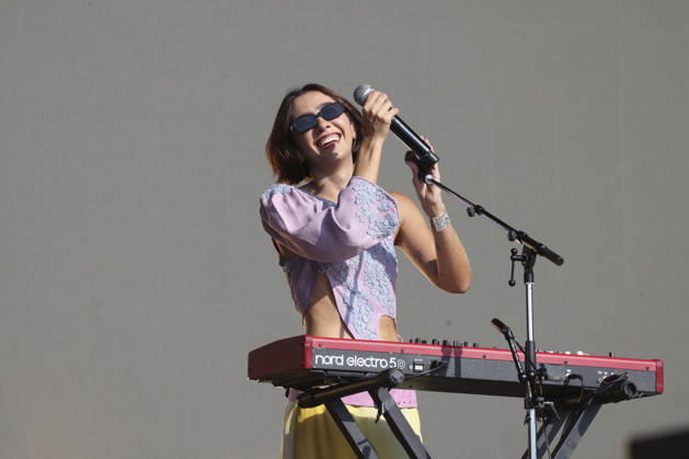 The band Foto em Grupo will perform at Lollapalooza Brazil 2026 in Sao Paulo. Sao Paulo (SP), March 21, 2026 Lollapalooza Brazil Show Jadsa Ana Caetano from the duo Anavitoria during her participation in the band s show. Group photo during the second day of the Lollapalooza Brazil festival, held at the Interlagos racetrack, in the southern zone of the Sao Paulo capital. The event brings together national and international artists in three days of shows and musical attractions. (Foto: Leco Viana Thenews2 imago images) The band Foto em Grupo will perform at Lollapalooza Brazil 2026 in Sao Paulo.  Copyright: xLecoxVianax