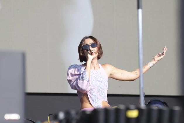 The band Foto em Grupo will perform at Lollapalooza Brazil 2026 in Sao Paulo. Sao Paulo (SP), March 21, 2026 Lollapalooza Brazil Show Jadsa Ana Caetano from the duo Anavitoria during her participation in the band s show. Group photo during the second day of the Lollapalooza Brazil festival, held at the Interlagos racetrack, in the southern zone of the Sao Paulo capital. The event brings together national and international artists in three days of shows and musical attractions. (Foto: Leco Viana Thenews2 imago images) The band Foto em Grupo will perform at Lollapalooza Brazil 2026 in Sao Paulo.  Copyright: xLecoxVianax