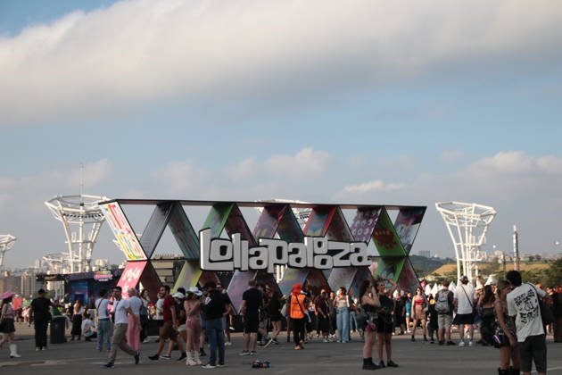 SaO PAULO, SP - 21.03.2026: LOLLAPALOOZA BRASIL 2026 - Arrival of the public at Lollapalooza 2026 at the end of the afternoon this Saturday (21), at the Interlagos racetrack, in the south of Sao Paulo. x2909407x  AngÃ licaxAlves