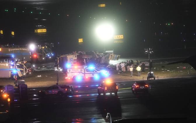 Air Canada plane collides with fire truck at LaGuardia, killing 2, injuring others NEW YORK, UNITED STATES - MARCH 23: Passenger plane collides with a fire truck while landing at LaGuardia Airport, killing the pilot and copilot and injuring two others on March 23, 2026, in New York, United States. Selcuk Acar Anadolu New York United States. Editorial use only. Please get in touch for any other usage. Copyright: x2026xAnadoluxSelcukxAcarx