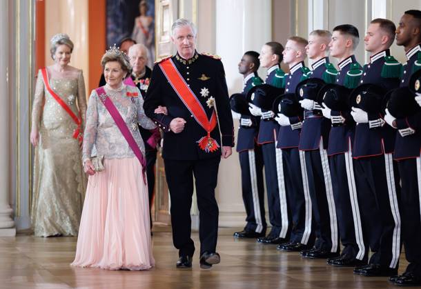 Queen Sonja of Norway and King Philippe - Filip of Belgium arrive for the State Banquet hosted by Norwegian royal family in the Royal Palace in Oslo, on the first day of the official state visit of the Belgian royal couple to Norway, on Tuesday 24 March 2026. Belgian monarchs are on an official state visit to Norway from 24 to 26 March 2026.  BENOITxDOPPAGNE 168803136