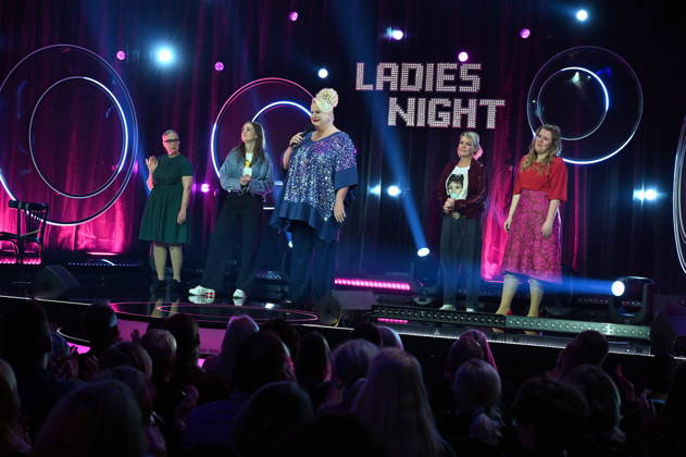 Rosemie Warth, l r, Josepha Walter, Daphne de Luxe, Mirja Boes and Franziska Wanninger as guests on the ARD show Ladies Night the only comedy and cabaret show with an all-female cast on German-language television Broadcast date 25 04 2025 das Erste