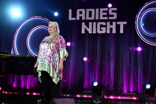 Comedienne Daphne de Luxe, real name Daphne Haderlein, as host of the ARD show Ladies Night, the only comedy and cabaret show with an all-female cast on German-speaking television