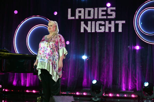 Comedienne Daphne de Luxe, real name Daphne Haderlein, as host of the ARD show Ladies Night, the only comedy and cabaret show with an all-female cast on German-speaking television