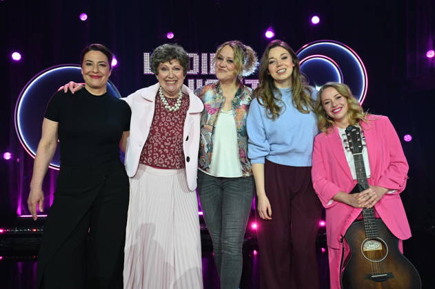 Eva Eiselt, l r, Lioba Albus, Lisa Feller, Victoria Abelmann Brockmann and Miss Allie as guests on the ARD show Ladies Night the only comedy and cabaret show with an all-female cast on German-language television Broadcast date 18 04 2026 Das Erste