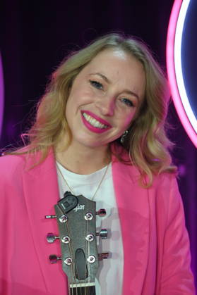 Singer-songwriter Miss Alllie Elisa Hantsch as a guest on the ARD show Ladies Night - the only comedy and cabaret show with an all-female cast on German-speaking television