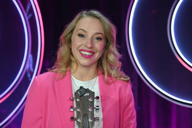 Singer-songwriter Miss Alllie Elisa Hantsch as a guest on the ARD show Ladies Night - the only comedy and cabaret show with an all-female cast on German-speaking television